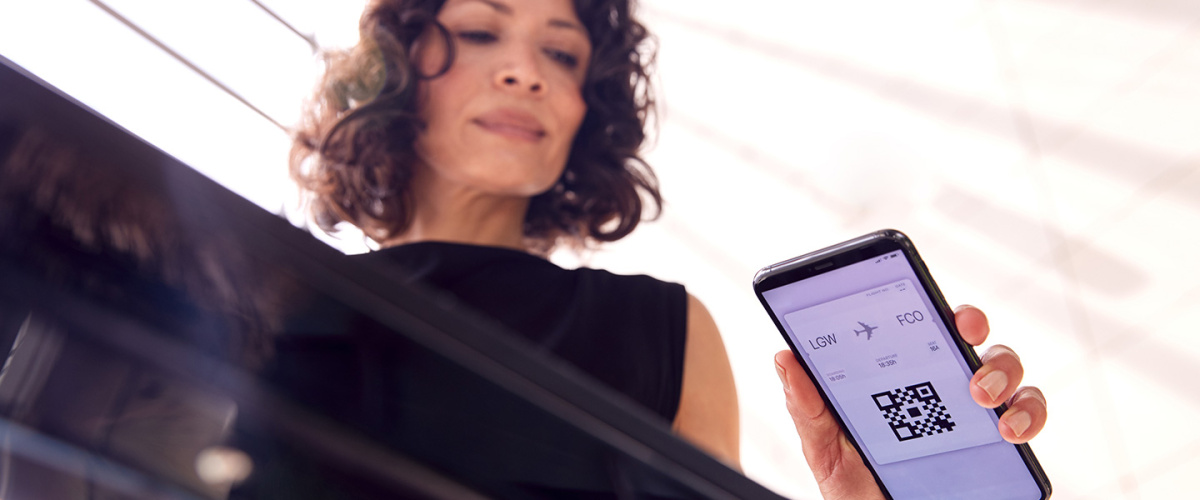 scanning boarding card